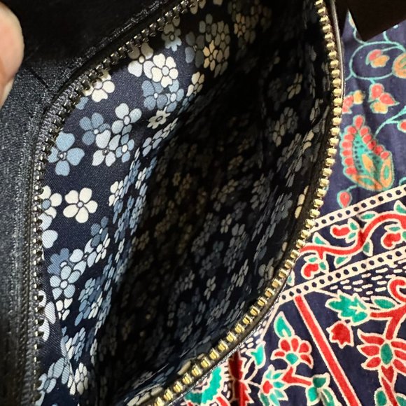 Michael Kors Jet Set Crossbody Flat Charm - Picture 5 of 10